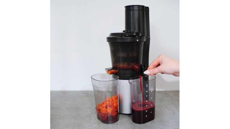 מסחטת מיץ - Juicer Slow 300SJW